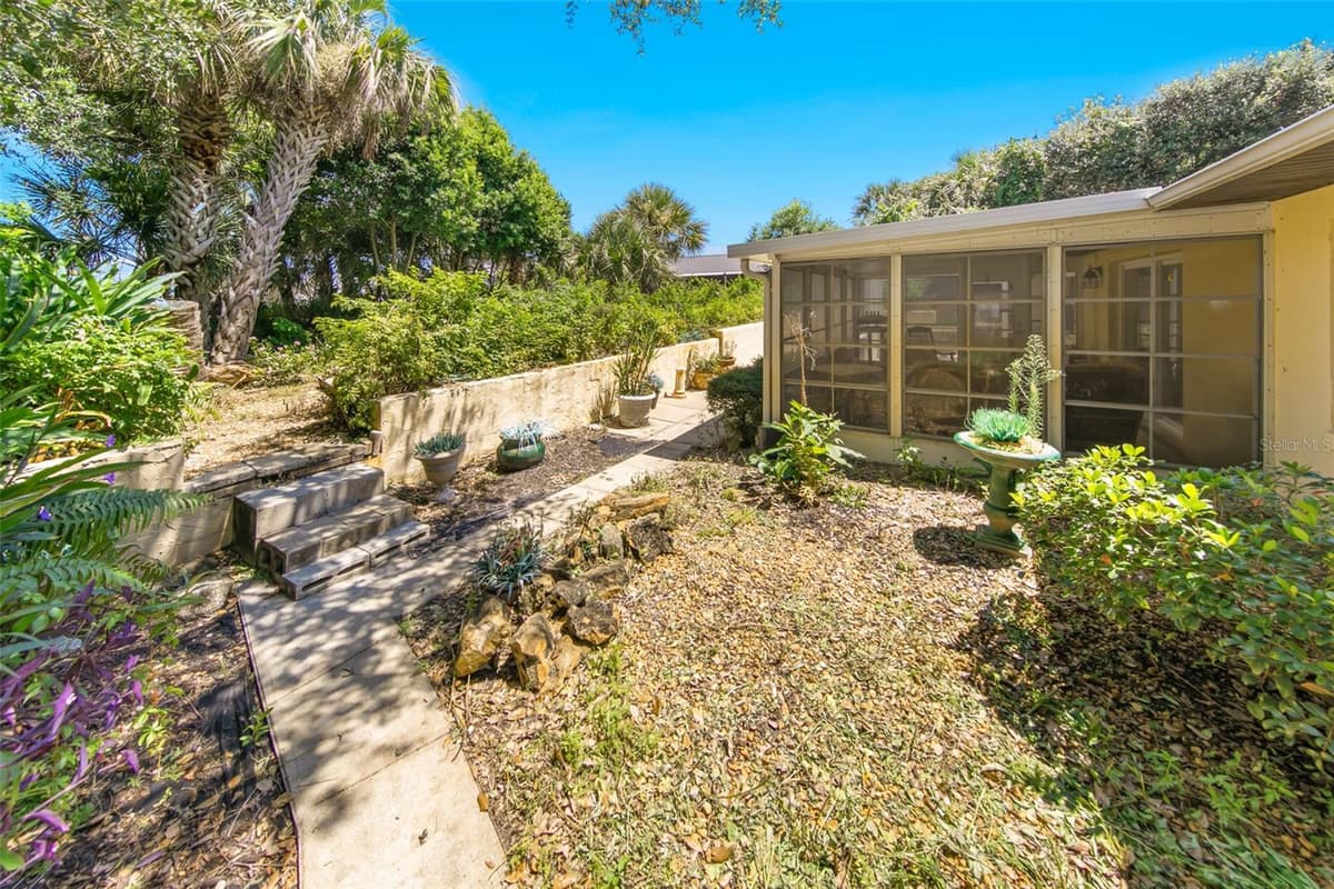 66 BEVERLY HILLS AVENUE — photo 22 of 42