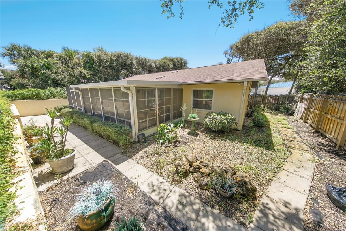 66 BEVERLY HILLS AVENUE — photo 23 of 42