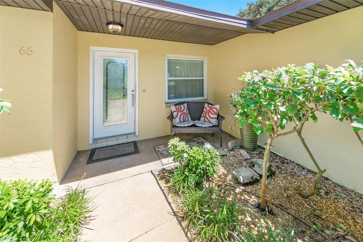 66 BEVERLY HILLS AVENUE — photo 3 of 42