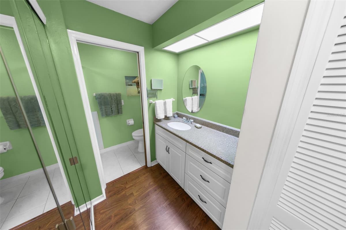 66 BEVERLY HILLS AVENUE — photo 17 of 42
