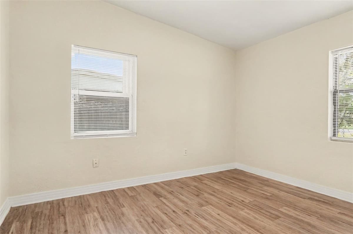 1015 EMERALDA ROAD — photo 7 of 15
