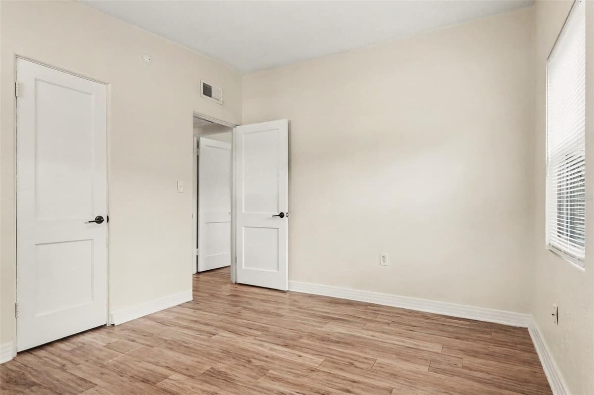1015 EMERALDA ROAD — photo 8 of 15