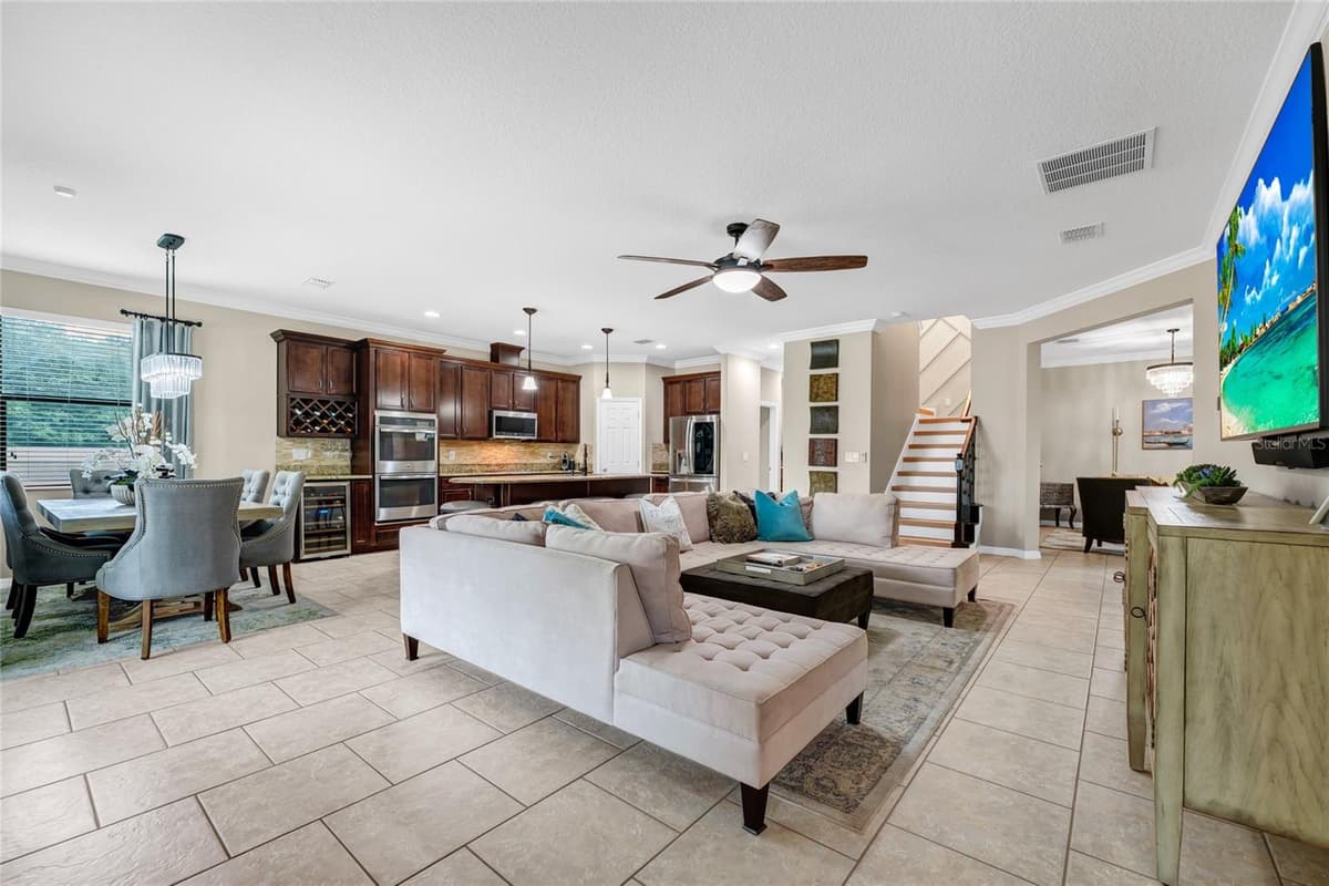10037 LEYBURN COURT — photo 14 of 50