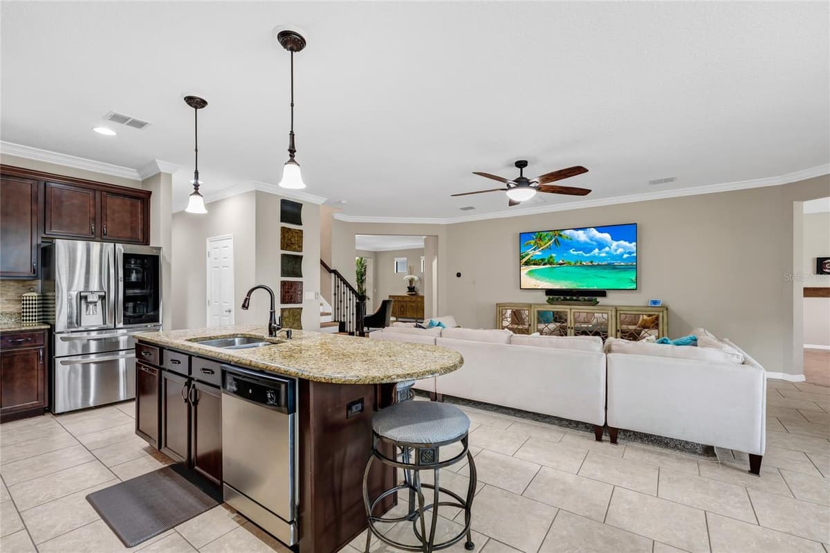10037 LEYBURN COURT — photo 7 of 50