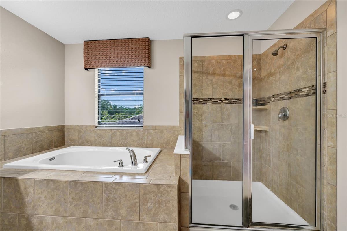 10037 LEYBURN COURT — photo 32 of 50