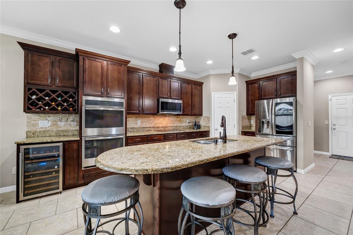 10037 LEYBURN COURT — photo 5 of 50