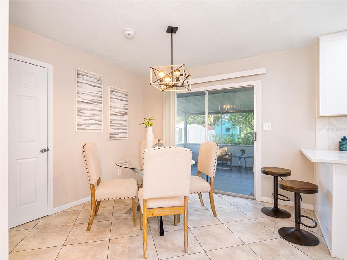 620 BURKE STREET — photo 11 of 27