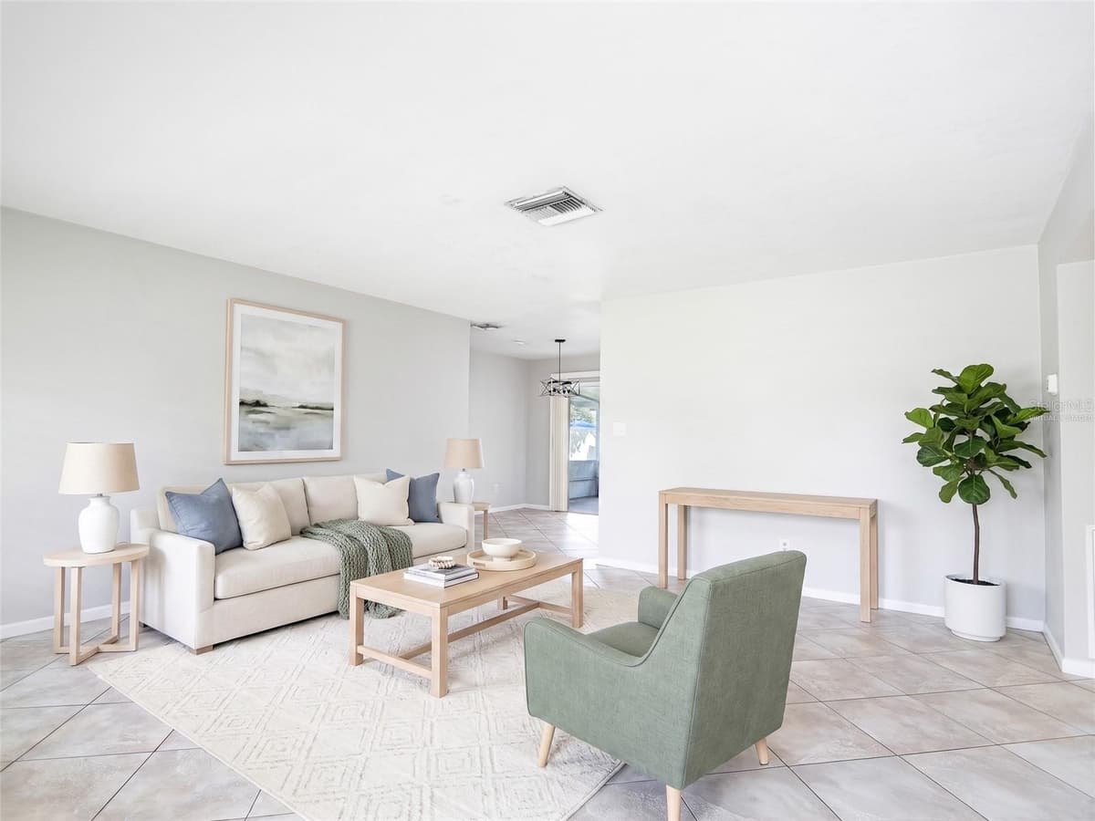 620 BURKE STREET — photo 7 of 27