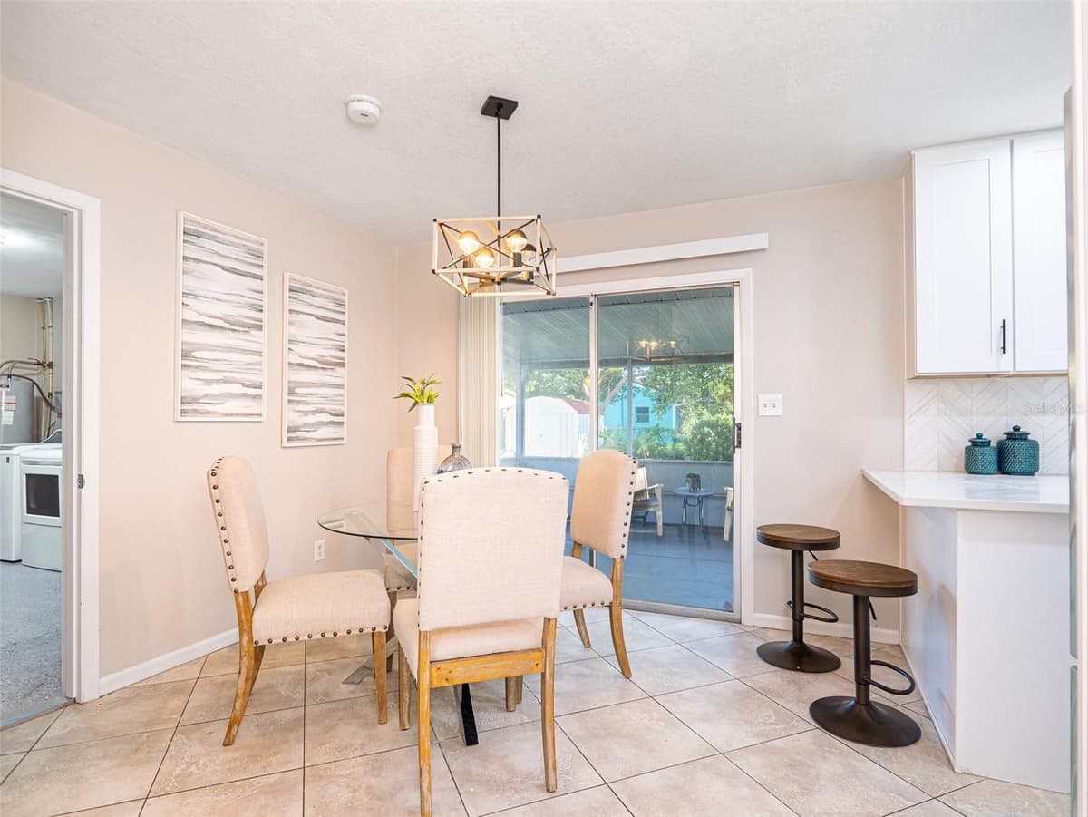 620 BURKE STREET — photo 12 of 27