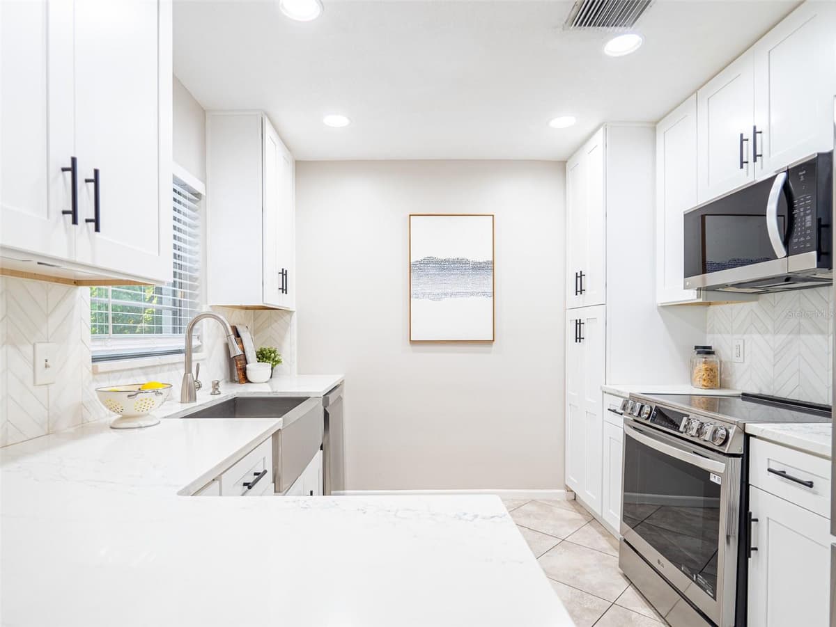 620 BURKE STREET — photo 15 of 27