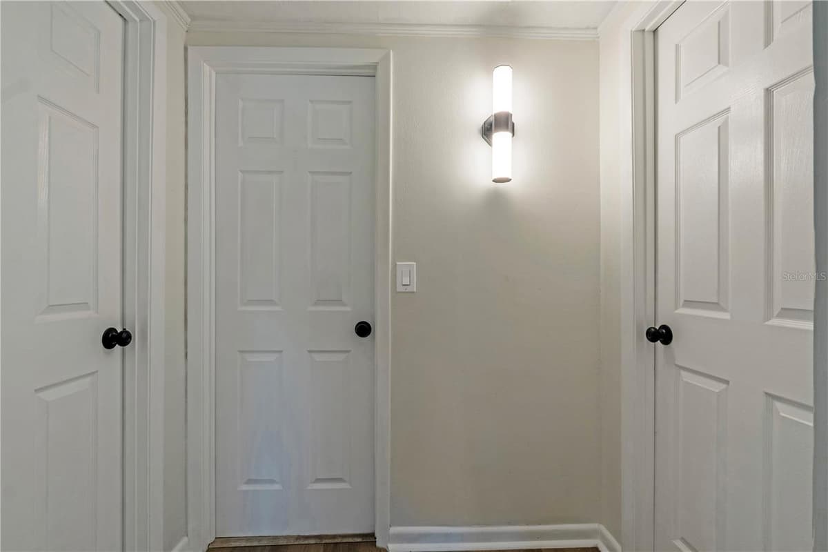 305 ROSSITER STREET — photo 25 of 35