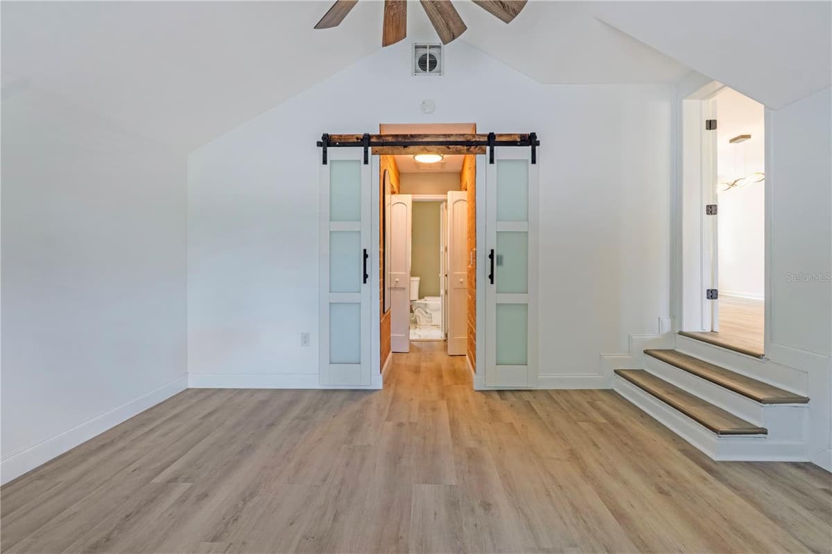 305 ROSSITER STREET — photo 6 of 35