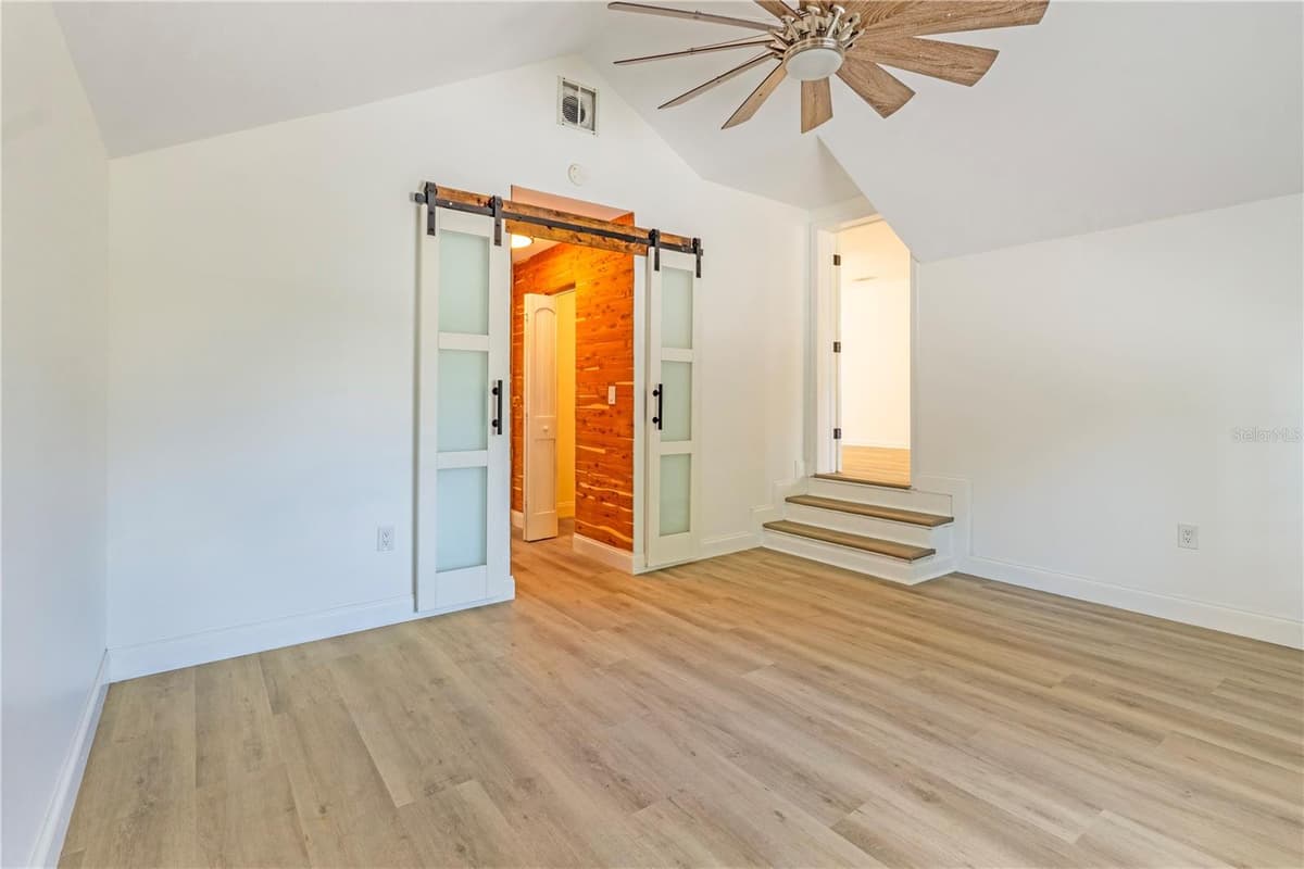 305 ROSSITER STREET — photo 7 of 35