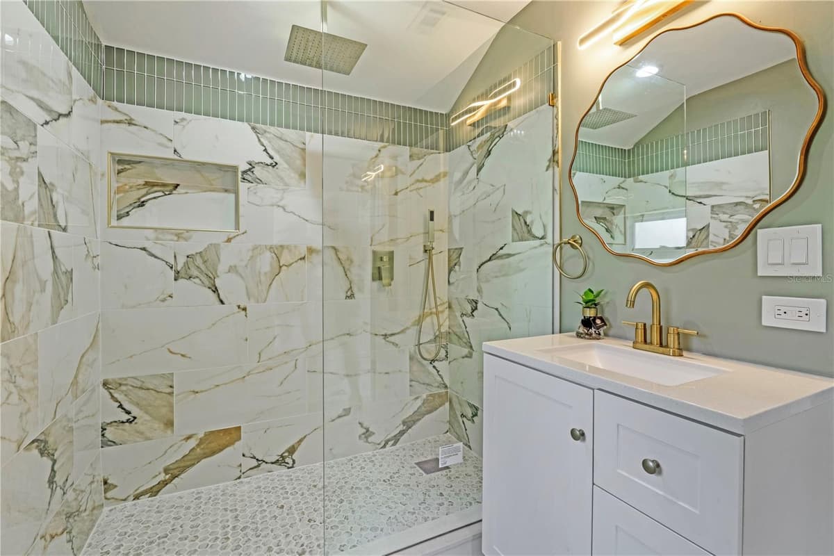 305 ROSSITER STREET — photo 12 of 35
