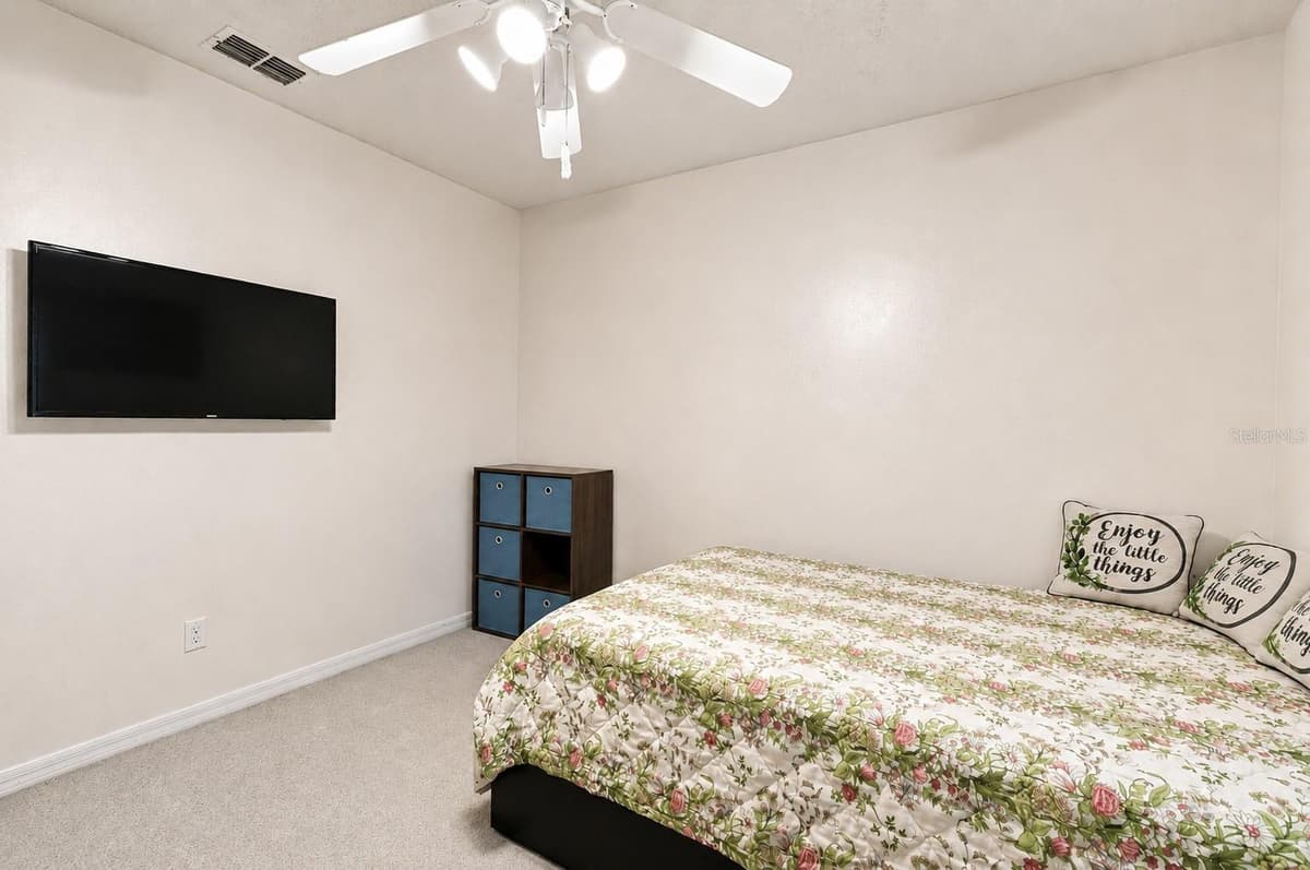 133 REBECCA DRIVE — photo 33 of 47