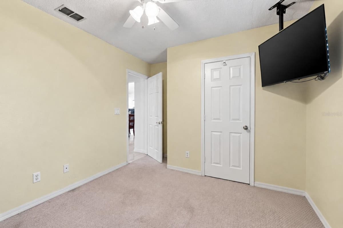 133 REBECCA DRIVE — photo 29 of 47