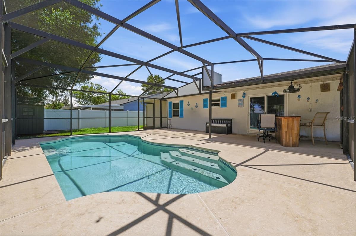 133 REBECCA DRIVE — photo 35 of 47