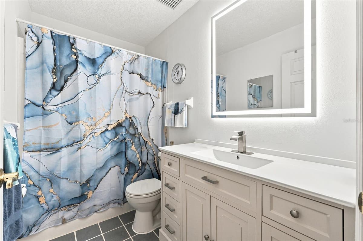 133 REBECCA DRIVE — photo 30 of 47