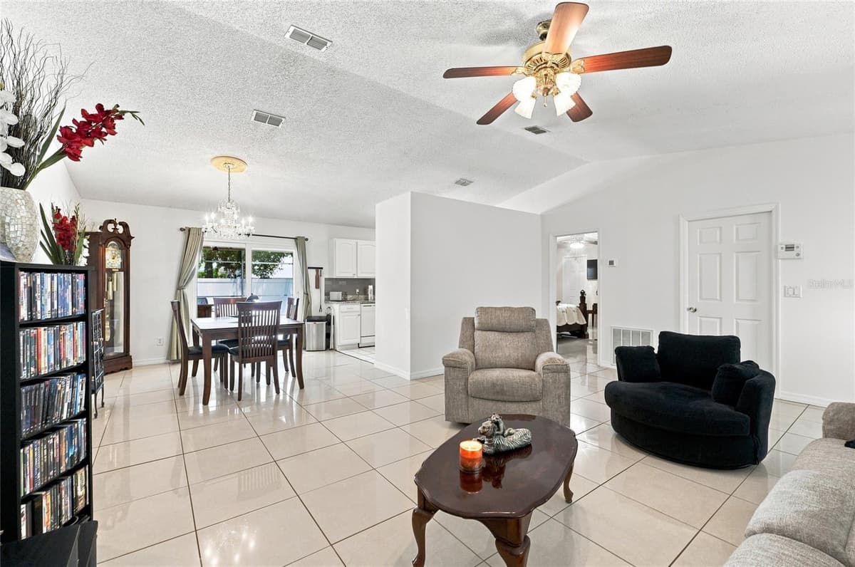 133 REBECCA DRIVE — photo 12 of 47