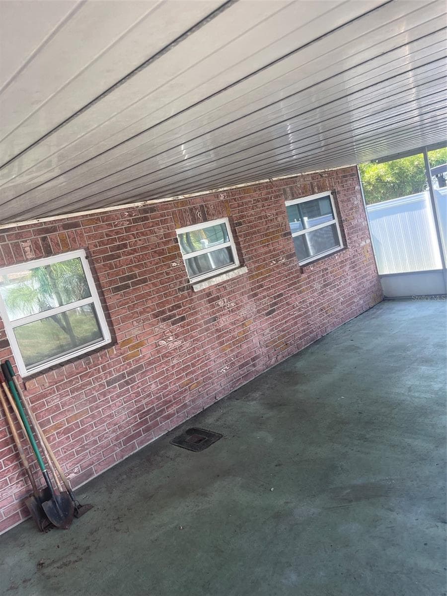 501 PALM AVENUE — photo 7 of 17