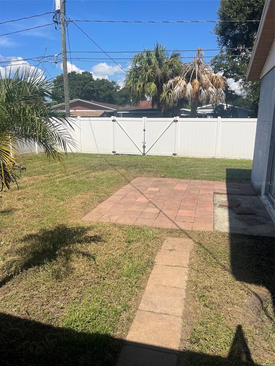 501 PALM AVENUE — photo 6 of 17