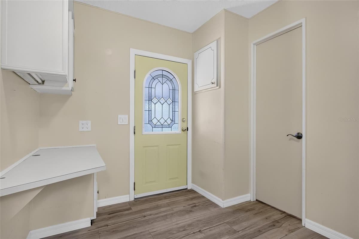 501 LA PLAYA CIRCLE — photo 4 of 46