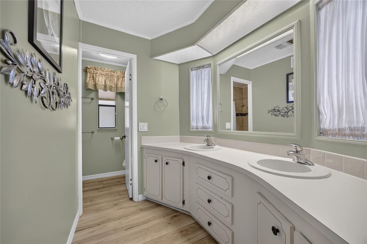 501 LA PLAYA CIRCLE — photo 23 of 46
