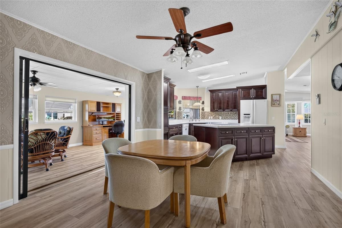 501 LA PLAYA CIRCLE — photo 17 of 46