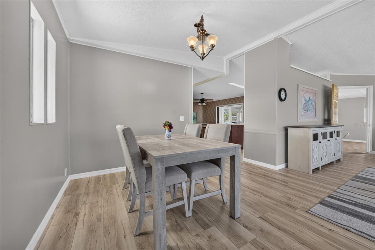 501 LA PLAYA CIRCLE — photo 10 of 46