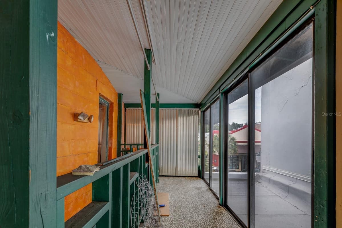 427 DONNELLY STREET — photo 17 of 38