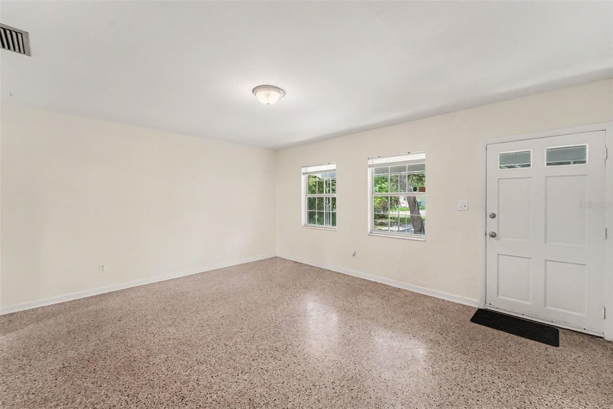 8121 OLA AVENUE — photo 6 of 31