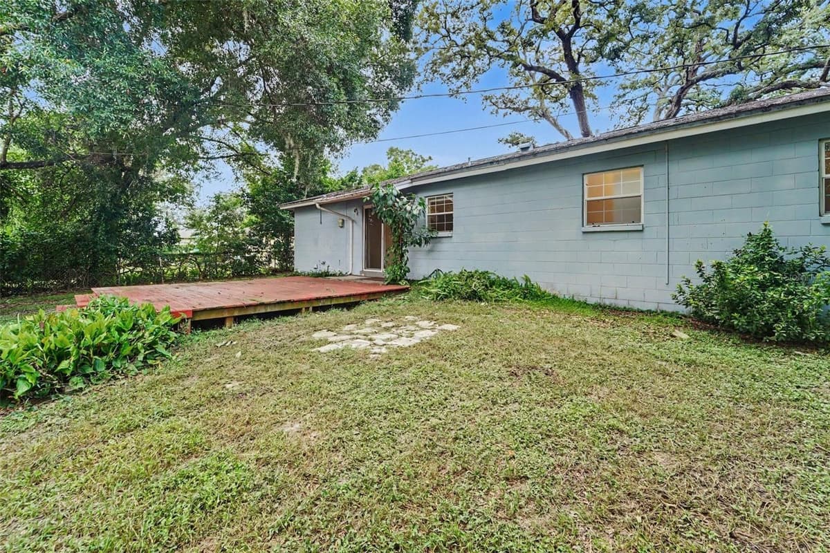 8121 OLA AVENUE — photo 30 of 31