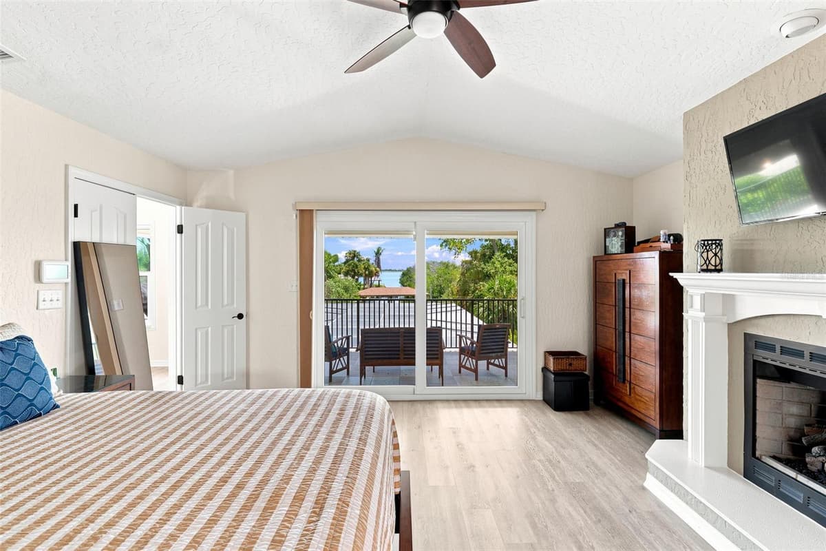 2340 NEWFOUND HARBOR DRIVE — photo 41 of 95