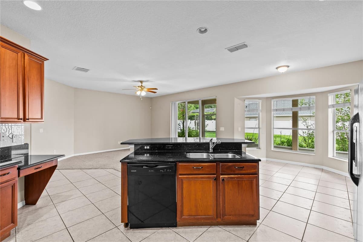 6500 BAYBORO COURT — photo 12 of 30