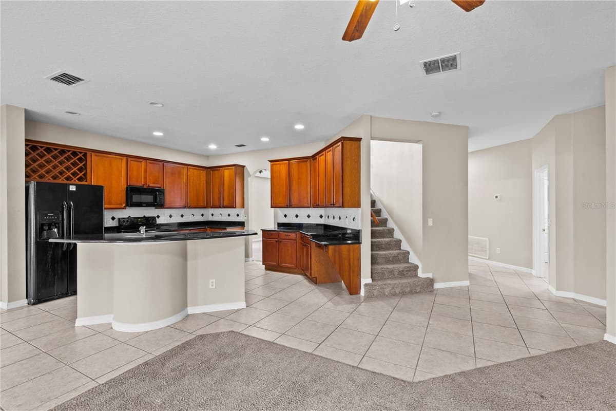 6500 BAYBORO COURT — photo 10 of 30