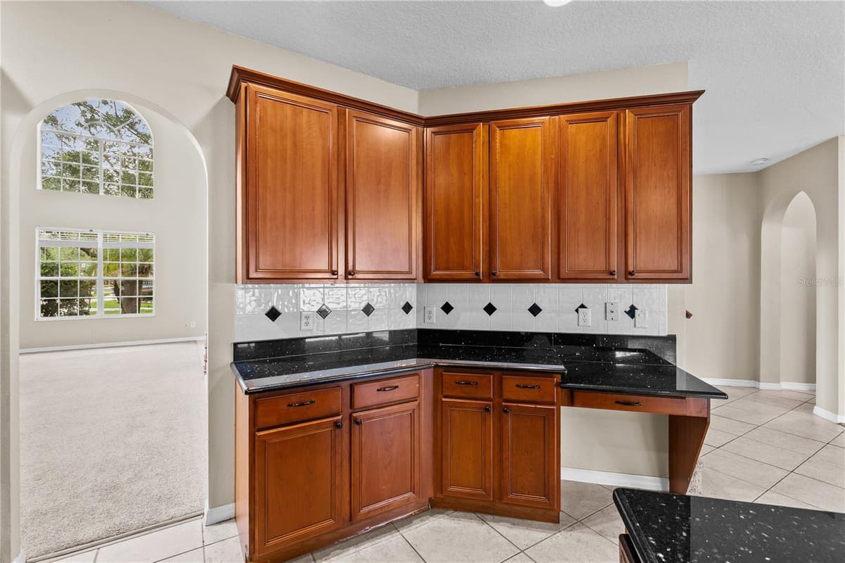 6500 BAYBORO COURT — photo 11 of 30