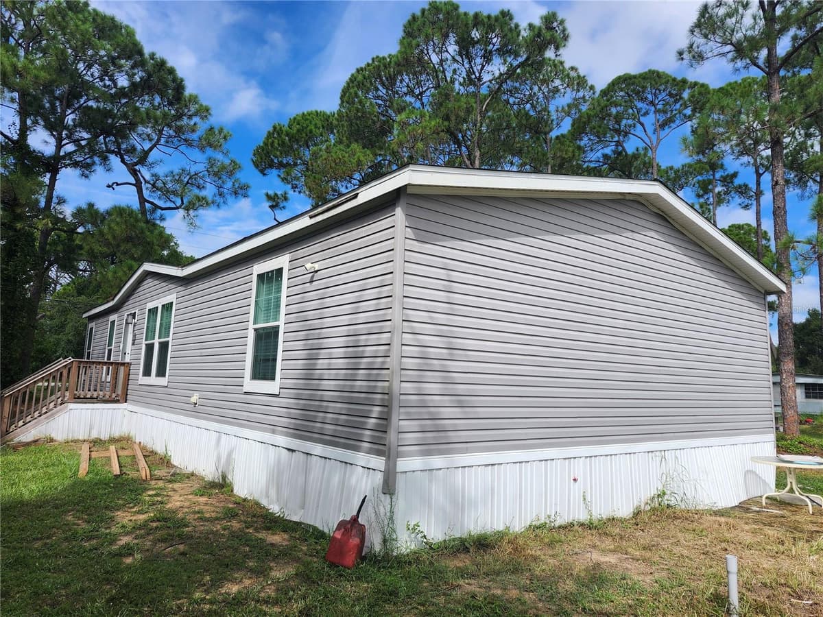 4550 POLK CITY ROAD — photo 4 of 23