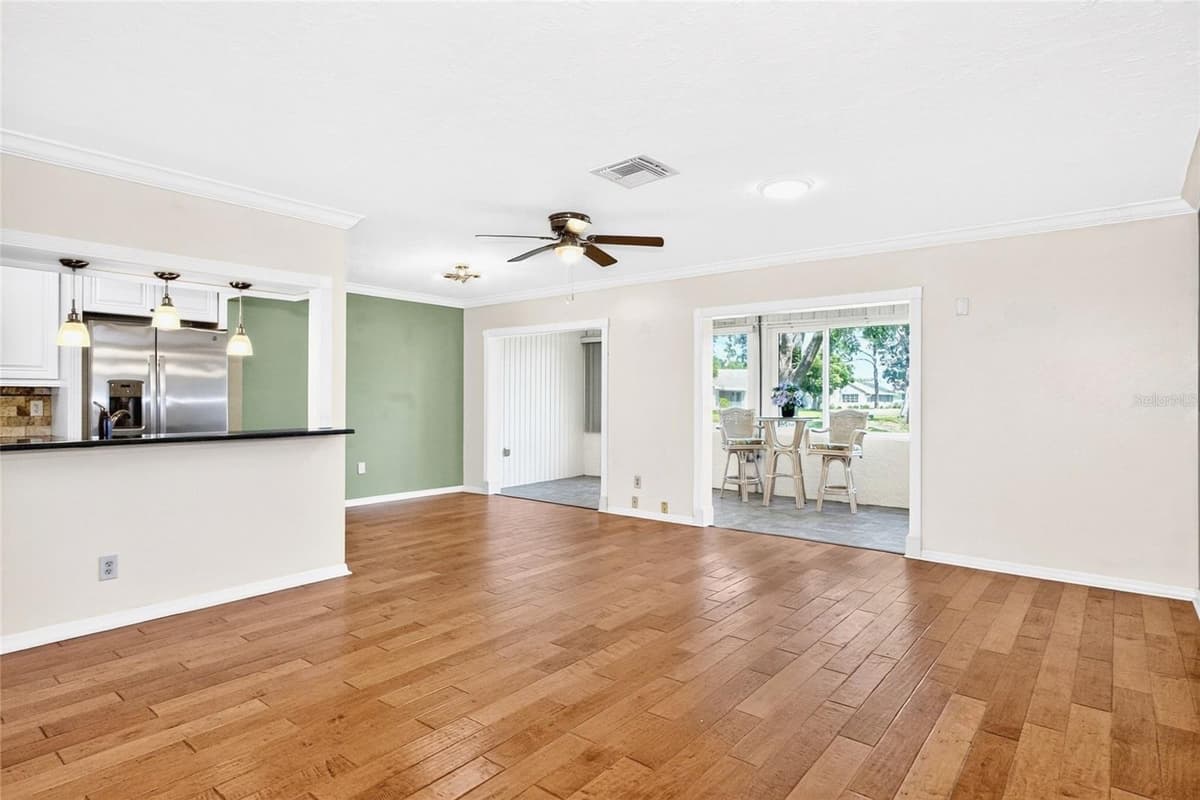 2245 GREENWICH DRIVE — photo 10 of 49