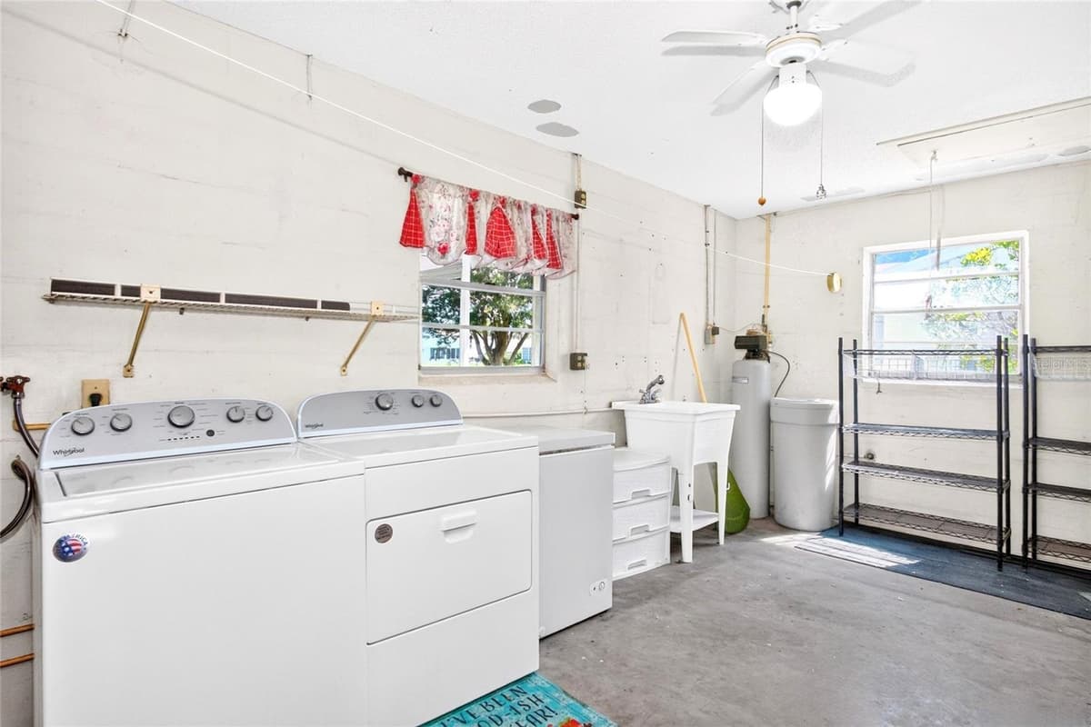 2245 GREENWICH DRIVE — photo 36 of 49