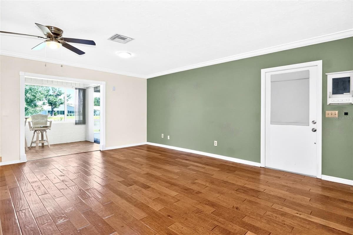 2245 GREENWICH DRIVE — photo 11 of 49
