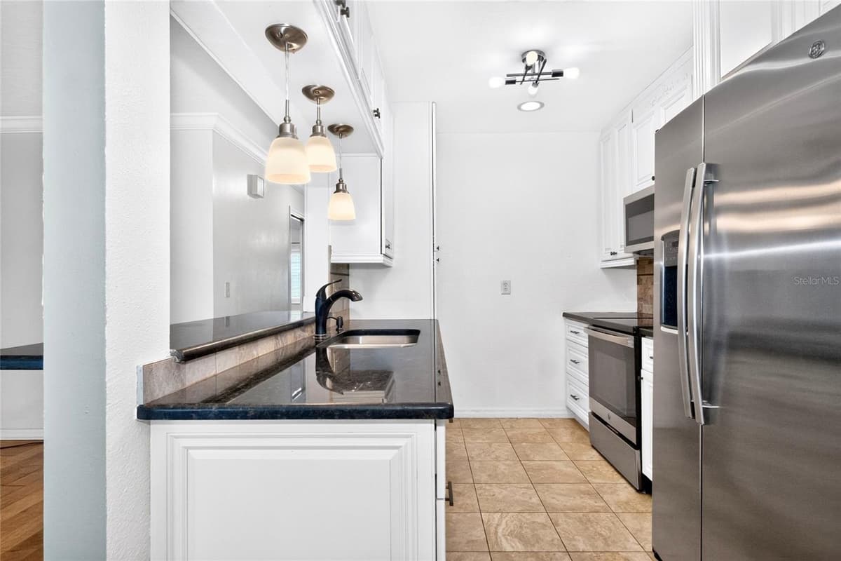 2245 GREENWICH DRIVE — photo 17 of 49