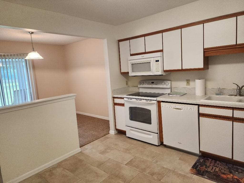 5336 WHITE CLIFF LANE — photo 3 of 15