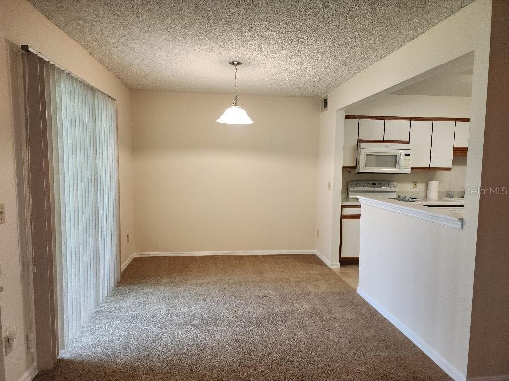 5336 WHITE CLIFF LANE — photo 5 of 15