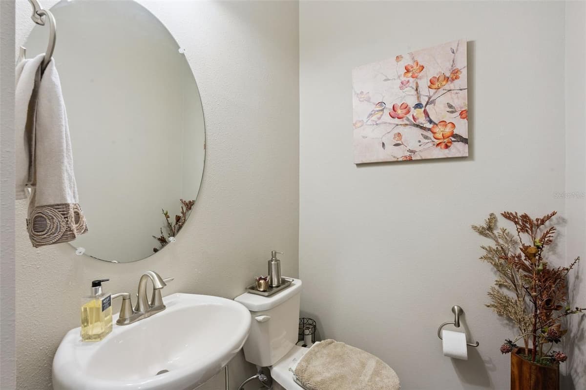 1425 RESOLUTE STREET — photo 12 of 41