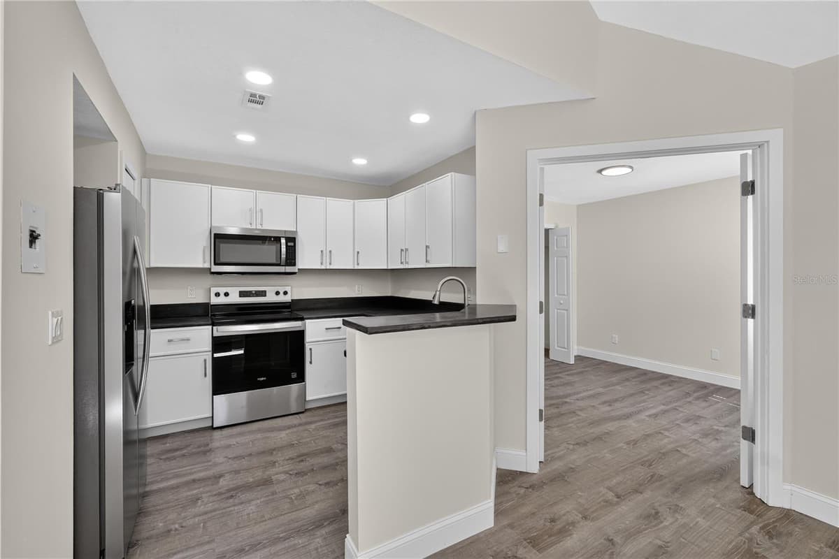 610 COLORADO PLACE — photo 9 of 22