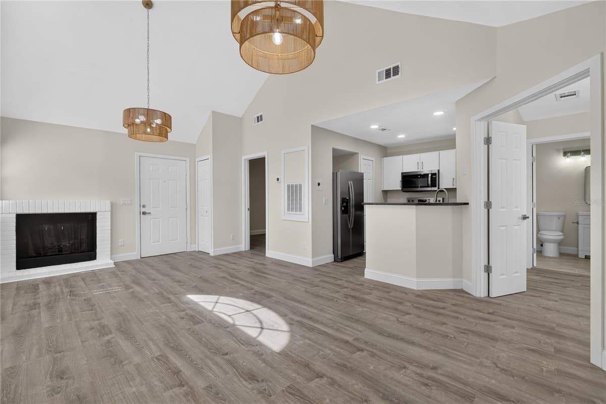 610 COLORADO PLACE — photo 8 of 22