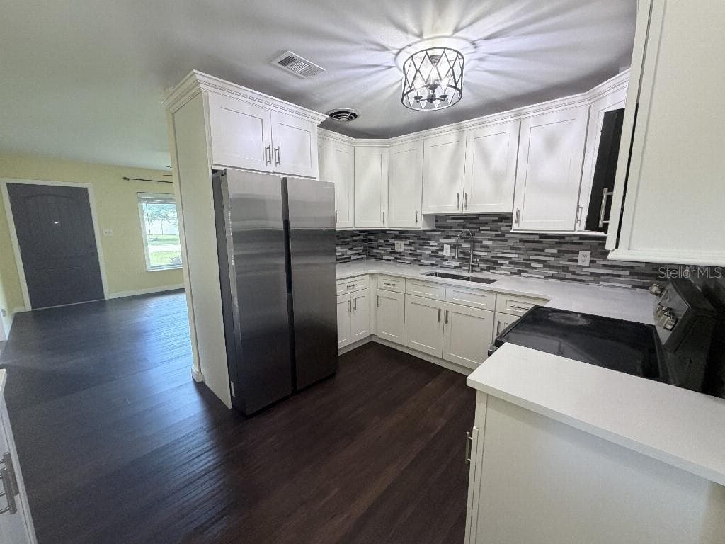2209 EUCLID CIRCLE — photo 20 of 36