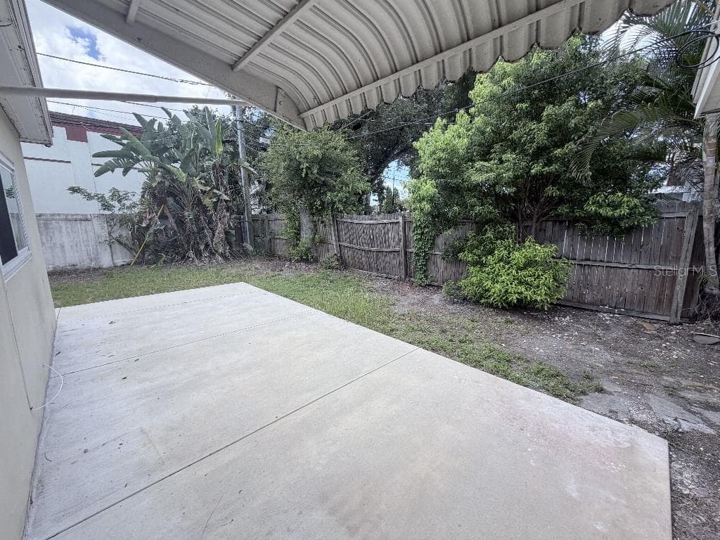 2209 EUCLID CIRCLE — photo 34 of 36