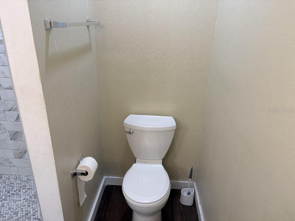 2209 EUCLID CIRCLE — photo 31 of 36
