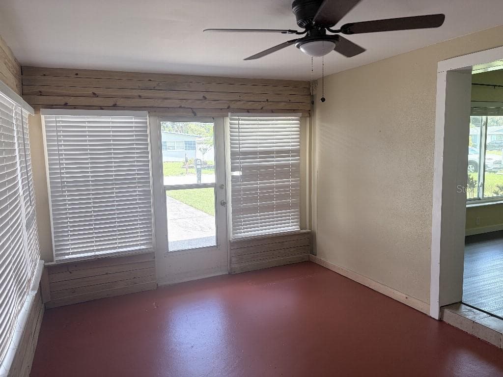 2209 EUCLID CIRCLE — photo 14 of 36